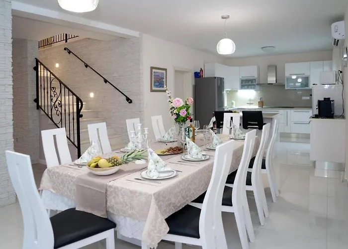 Vila Afrodita Lecevica