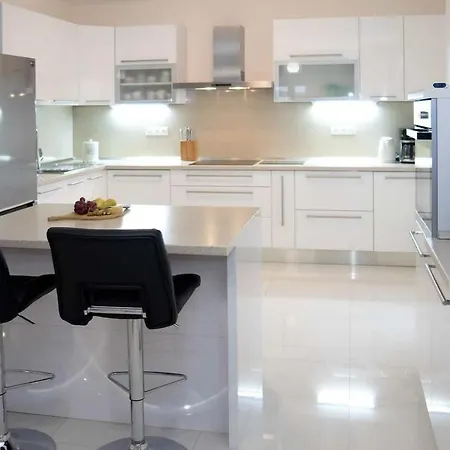 Afrodita Villa Lecevica